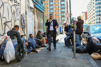 Image of In San Francisco, everywhere there is a stark contrast between the wealthy and the poor. 